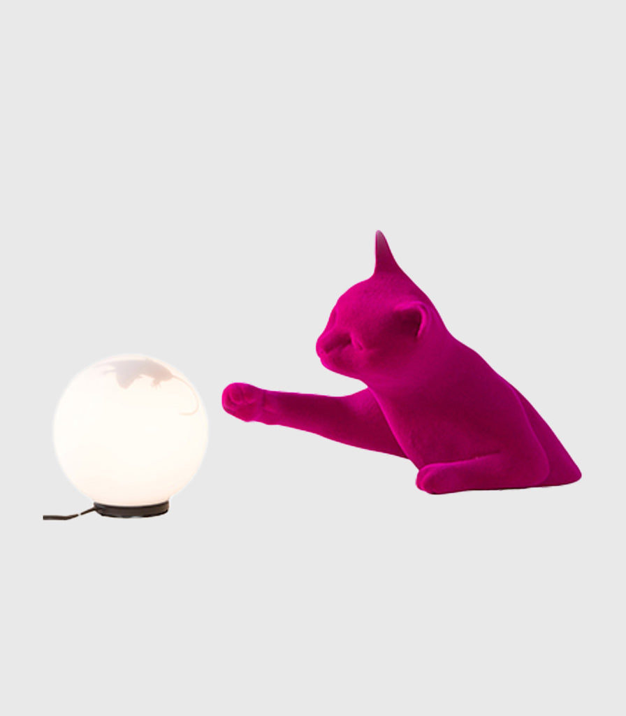 Karman Maoo Table Lamp in Fuchsia