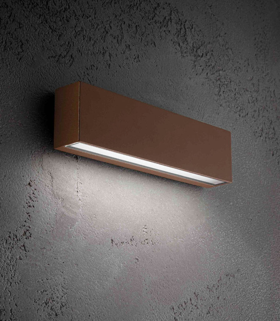 Ai Lati Slat Wall Light in Corten / Small