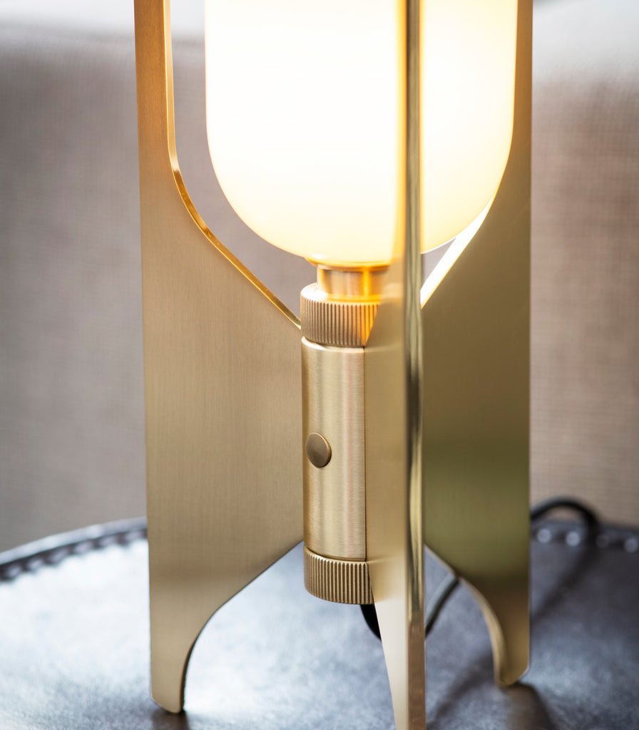 Bert Frank Pennon Table Lamp placed over table close up