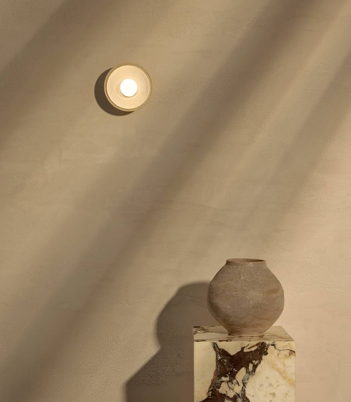 Aura online wall light