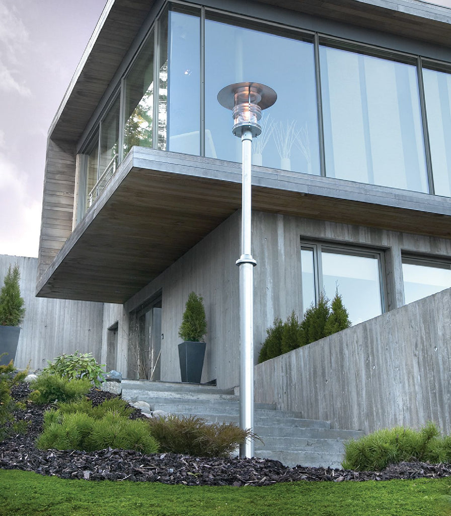 Norlys Stockholm Pole Light featured within a outdoor space