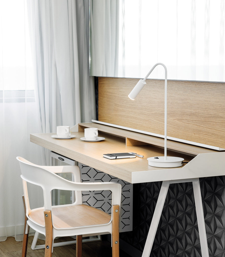 Estiluz Volta Table Lamp in White/White 