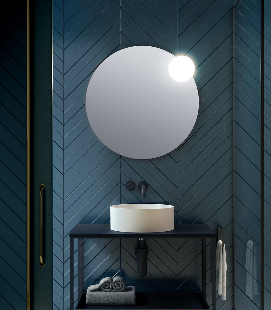 Estiluz Circ Large Mirror Wall Light featured in bathroom