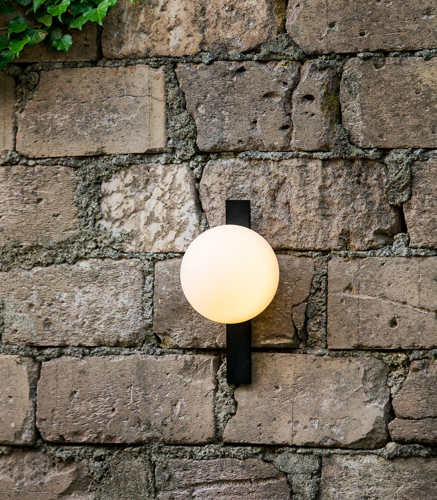 Estiluz Circ Outdoor Wall Light in Black
