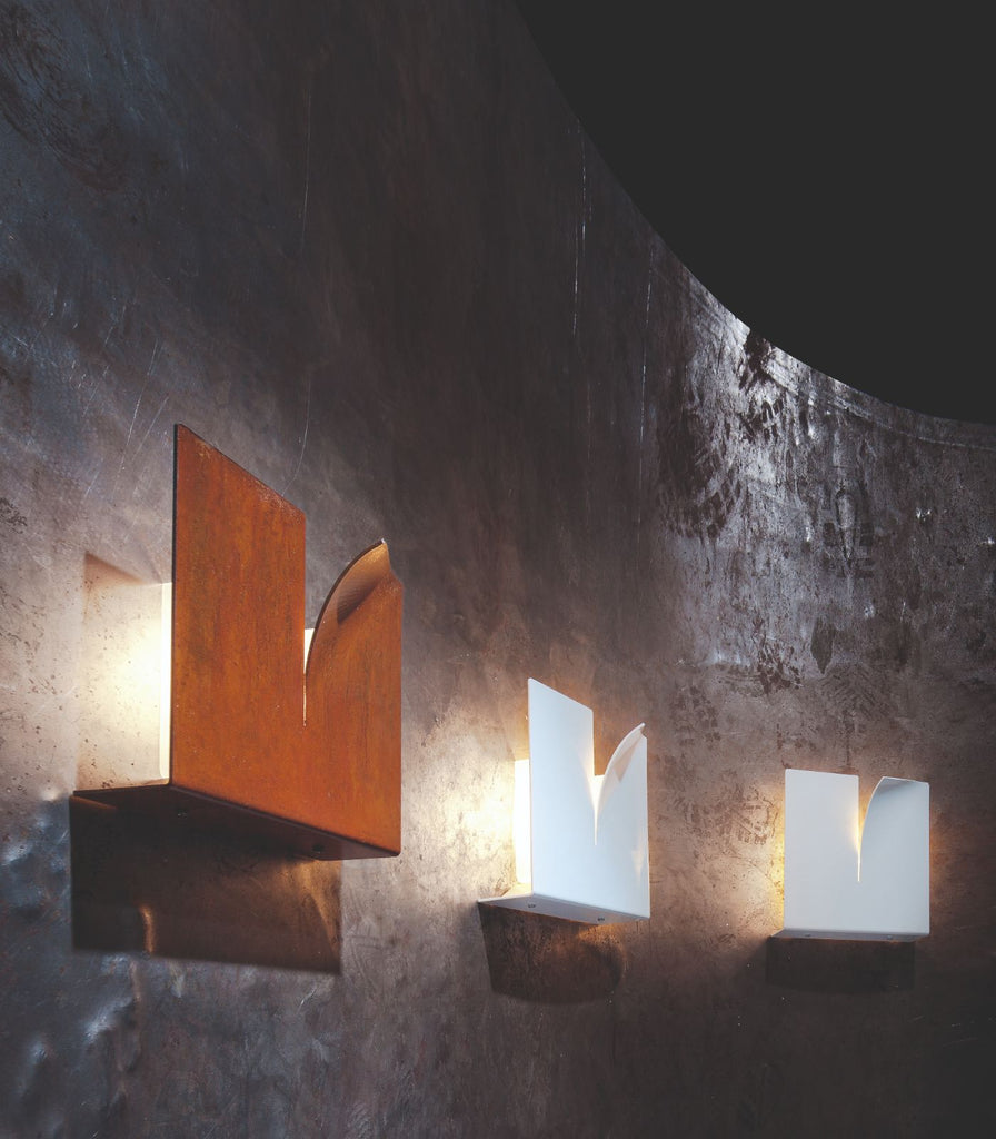 Zava Crack Wall Light in Matte White and Natural Rust