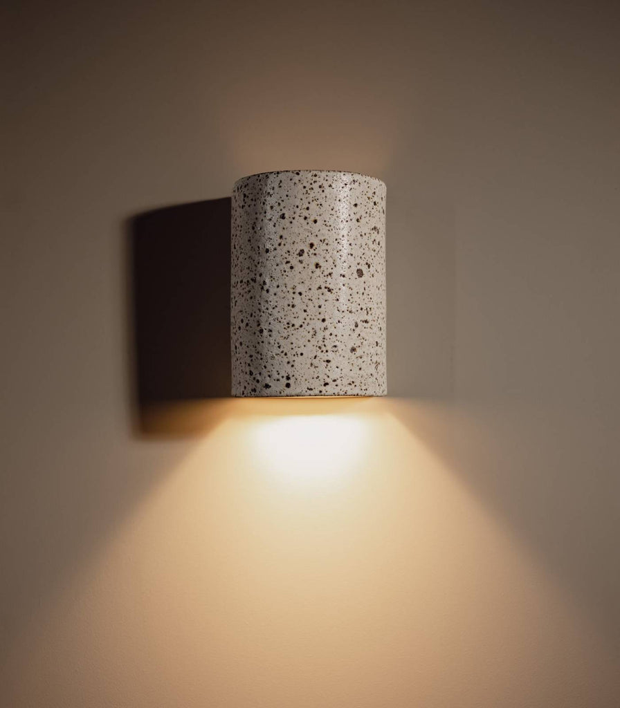 We Ponder Dusk Short Wall Light in Fleck/Eggshell White on